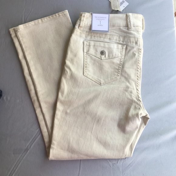 Chico’s Platinum Denim - Picture 1 of 6